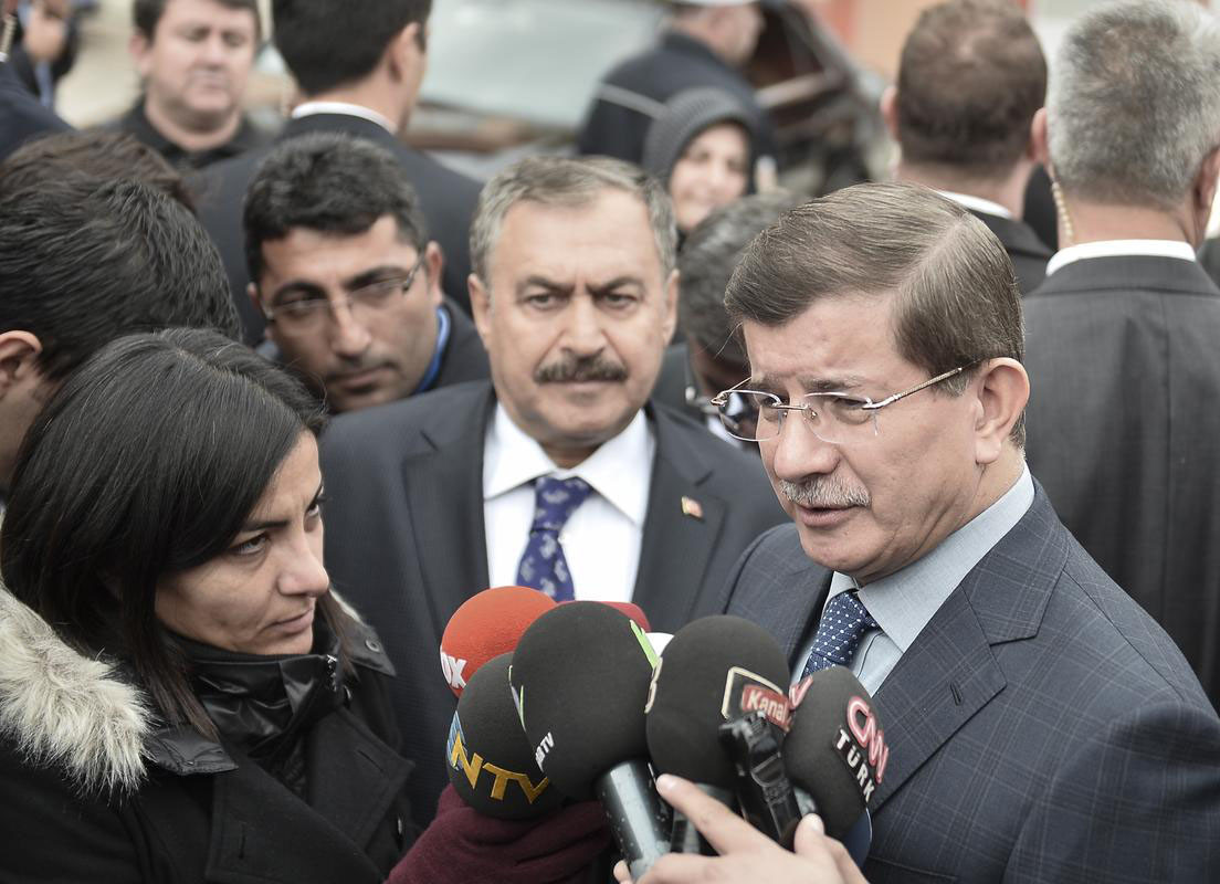ahmet-davutoğlundan-hdpnin-çağrisina-yanit.jpg