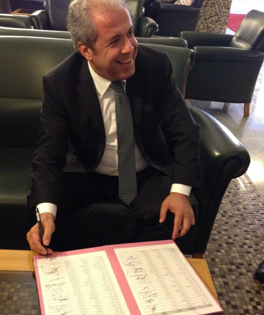 ak-parti-köşk-adayi-imzaya-açildi şamil tayyar.jpg