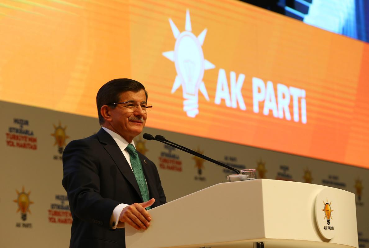 ak-parti-secim-bildirgesi-davutoglu-konusuyor.20151004134338.jpg