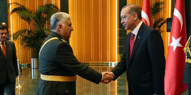 ak-saray-erdogan-asker.jpg