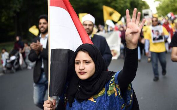 almanya-misir-protesto.jpg