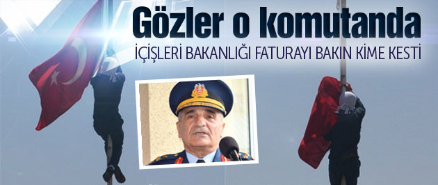 bayrak-indirmede-gözler-o-komutanda.jpg