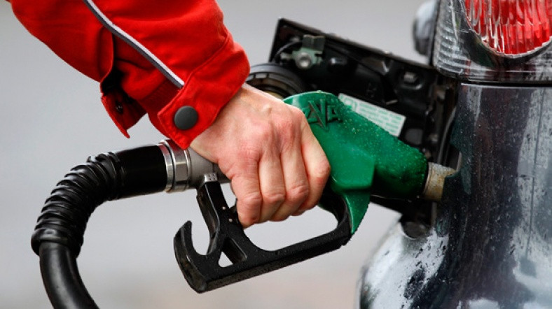 benzin-fiyatlari-neden-ucuzlamiyor.jpg
