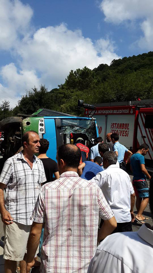 beykoz-otobus-devrildi1.jpg