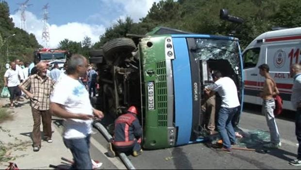 beykozda-halk-otobusu-devrildi.jpg