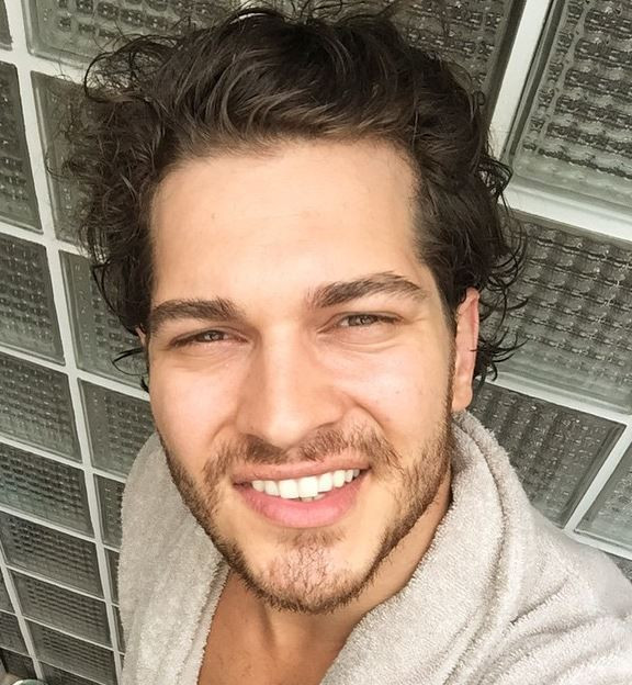 cagatay-ulusoy-un-yeni-imajina-rekor-begeni-7464543_4371_m.jpg