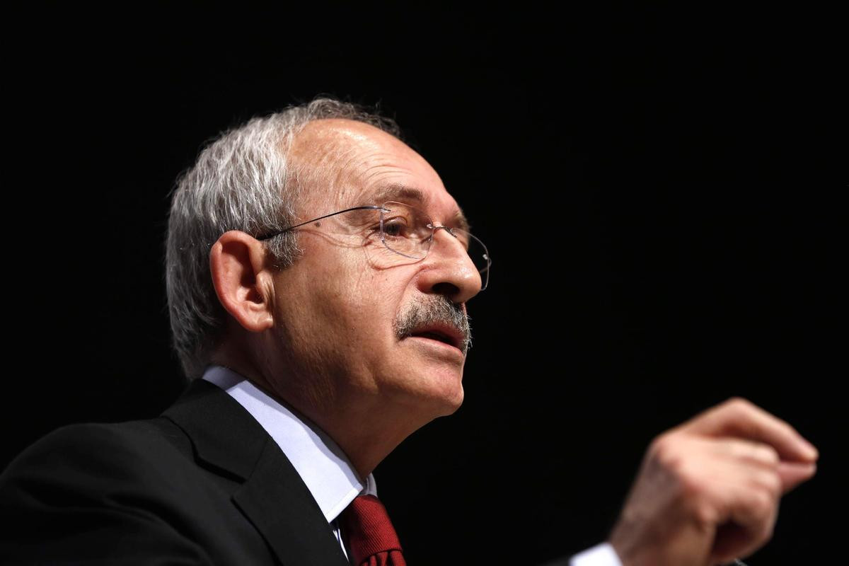 chp-lideri-kiliçdaroğlu-gündeme-dair-açiklamalarda-bulundu.-suriyelilerin-durumu-hakkinda-konuşan-kiliçdaroğlu,-yakinda-suriyelilerin-içinden-mafya-gruplarinin-çikacağini-iddia-etti.-.jpg