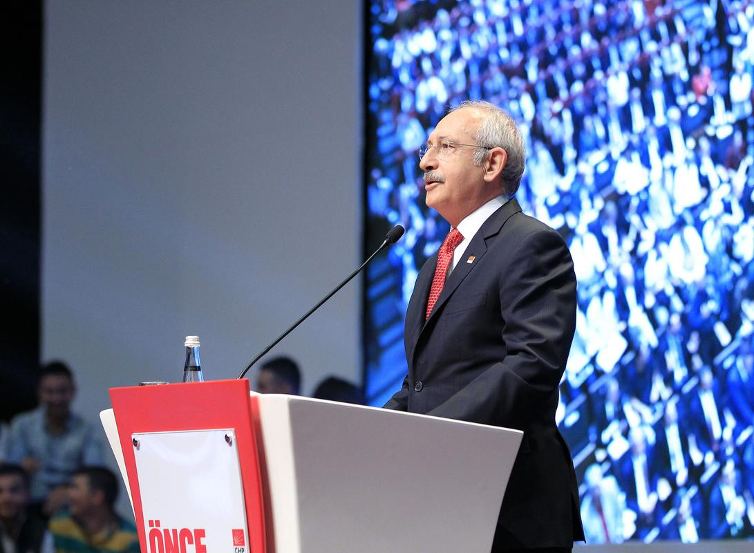 chp-lideri-kiliçdaroğlu-seçim-bildirgesini-açikladi-tam-metin.20150930121539.jpg