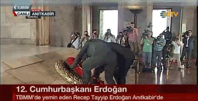 cumhurbaşkani-erdoğan-anitkabire-çelenk-birakti.jpg