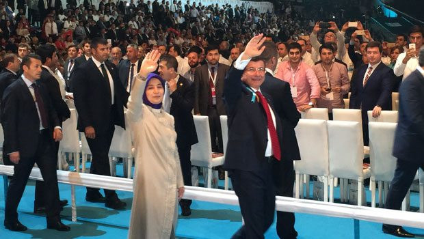 davutoglu-ak-parti-kongre.jpg