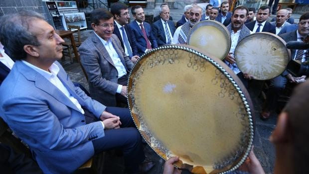 davutoglu-diyarbakir-sur-grup-tillo.jpg
