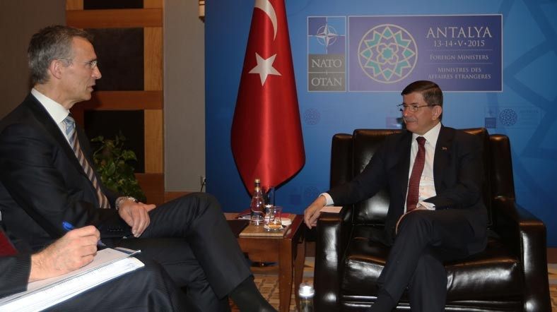davutoglu-stoltenberg-nato-aa.jpg