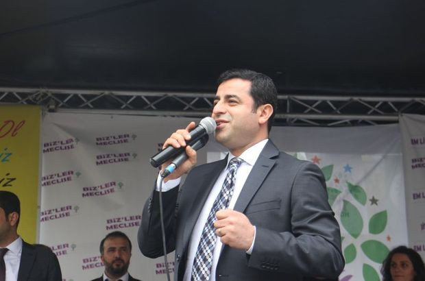 demirtas-balikesirde-konusuyor.20150812152312.jpg