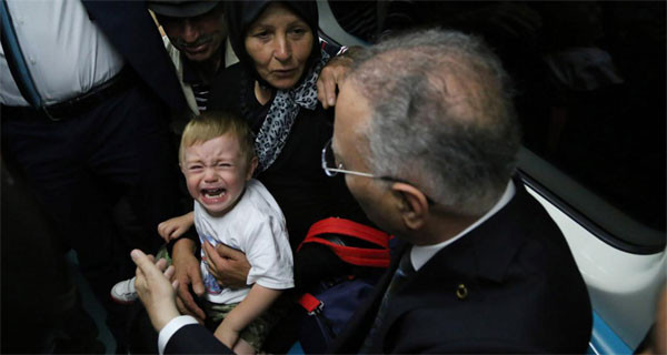 ekmeleddin-ihsanoğlu-çocuk-ağladi-marmaray.jpg