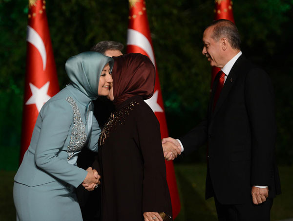 emine-erdoğan-hayrünisa-gül.20130902170847.jpg