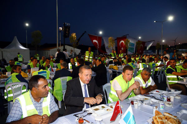 erdogan-iisci-ftar-.jpg