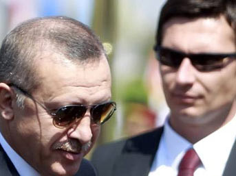 erdogan-rayban-gozluk.20150903101118.jpg