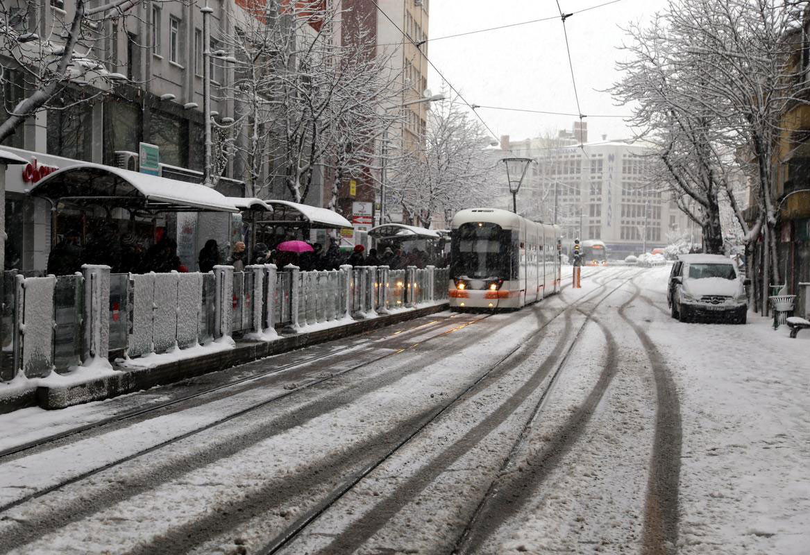 eskişehir-hava-durumu-kar-yağişi.20141230120001.jpg