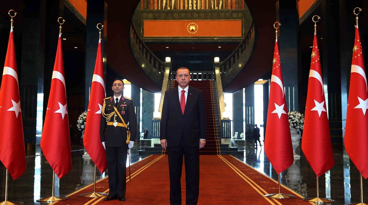 financial-times,-erdoğani-eleştirdi-pkkyi-korudu.jpg