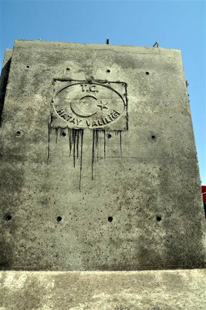 hatay-reyhanli-suriye-sinirina-duvar5.20150820133343.jpg