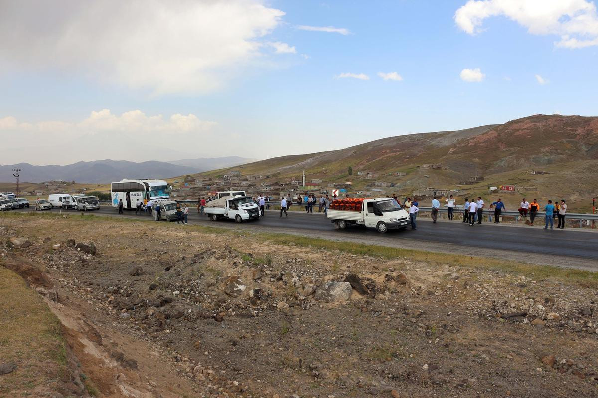 iğdir-ve-hakkaride-tsk-pkk-çatişmasi-teröristler-teslim-oldu.20150812121605.jpg
