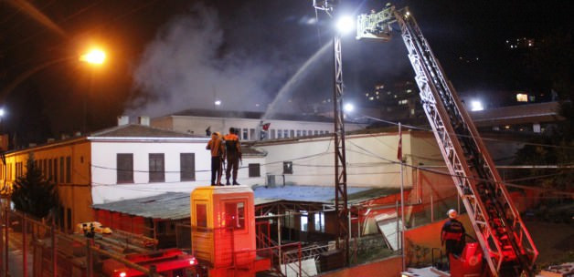 izmit_c_tipi_cezaevinde_yangin_cikti_1414092208_0617.jpg