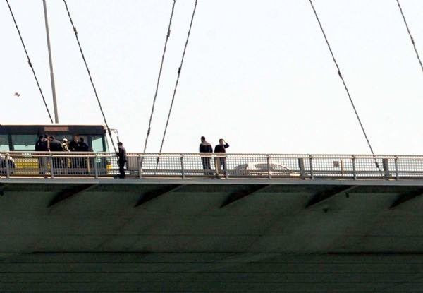 köprüde-intihar-girişimi.jpg