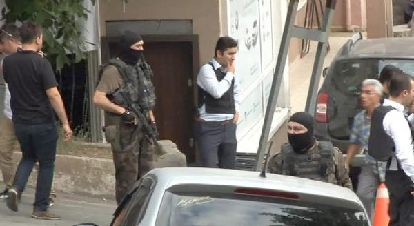 ABD İstanbul Konsolosluğu'na ateş açıldı.jpg