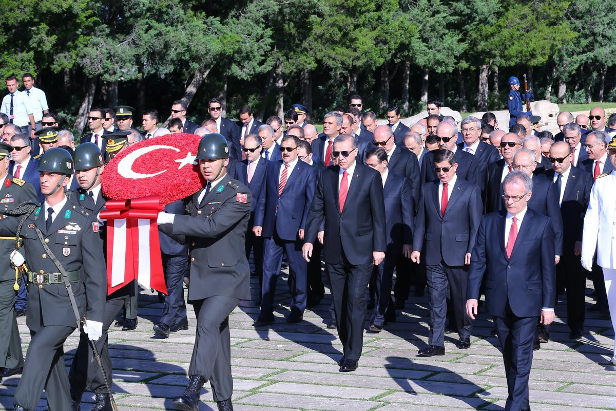 liderler-anitkabirde!-o-isim-torenlere-katilmadi!.20150830101825.jpg