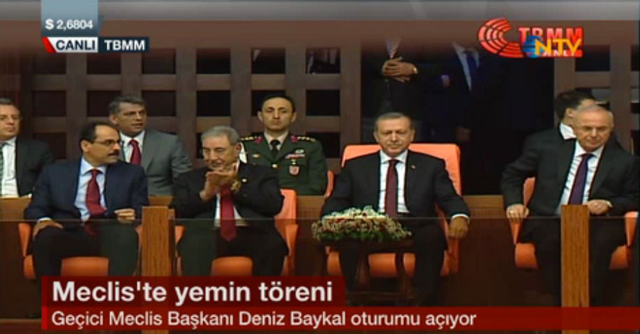 meclis-yemin-toreni-erdogan-locada.jpg