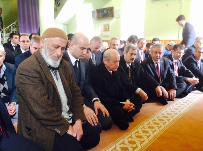 mhp-genel-baskani-devlet-bahceli-cuma-namazisin-tuncelide-kildi.jpg