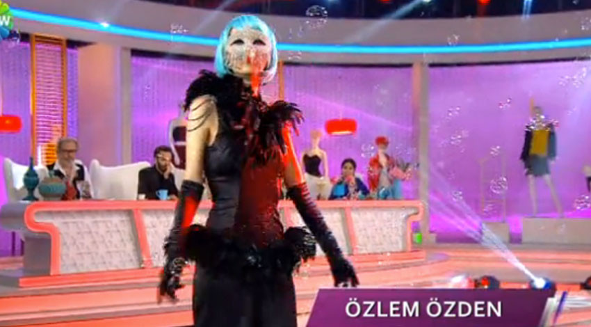 özlem-özden-eleme-gecesi-bu-tarz-benim.jpg