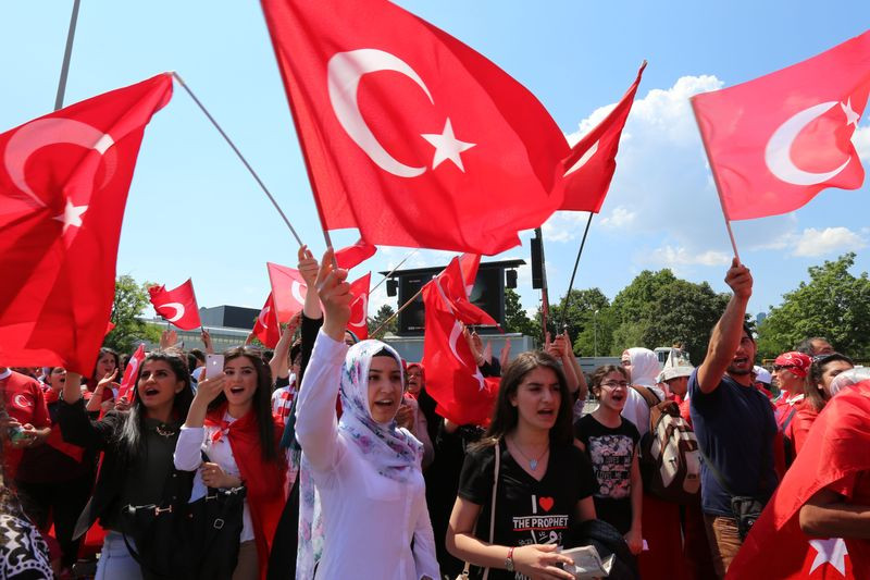 erdoğan'a viyana'da coşkulu karşılama.jpg