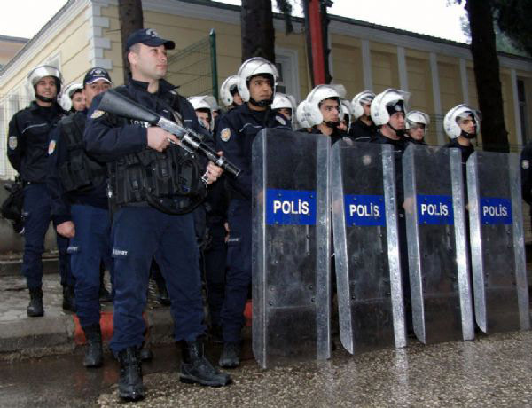 polis.20121223134658.jpg