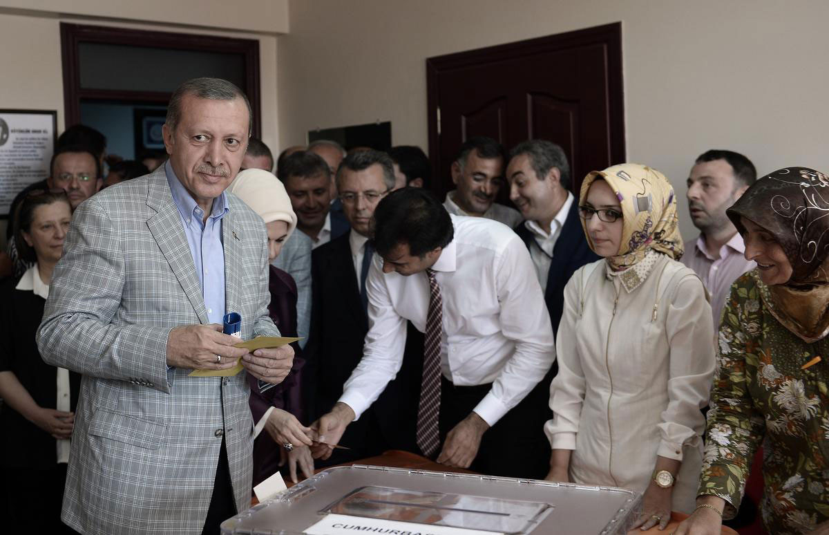 recep-tayyip-erdoğan-cumhurbaşkanliği-seçimi-için-oy-kullandi.20140810204623.jpg