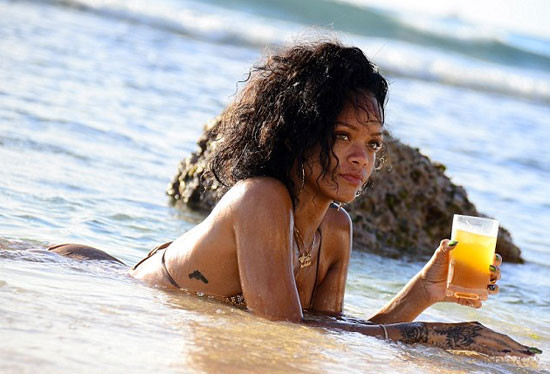 rihanna3.20131230135611.jpg