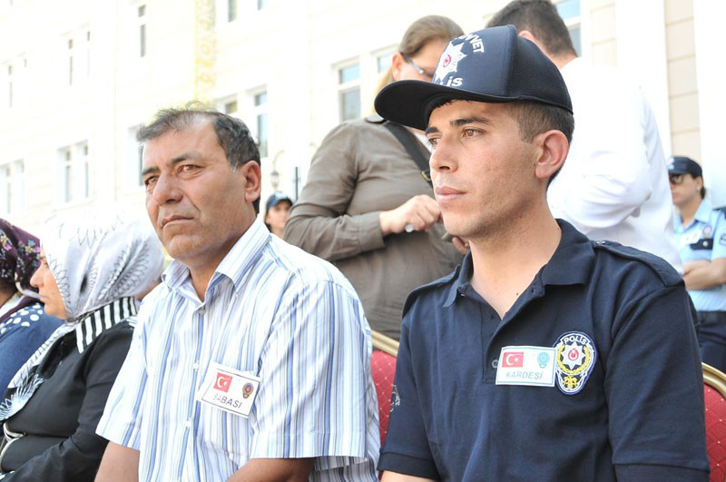 şanliurfa-şehit-polis-feyyaz-uçar-kardeşi.jpg