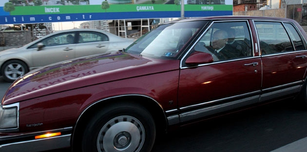 Devlet Bahçeli araba buick.png