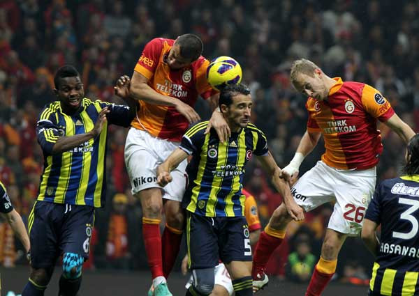 spor-yazarlari-galatasaray-fenerbahce-derbisi-icin-ne-yazdi--2883029.jpeg