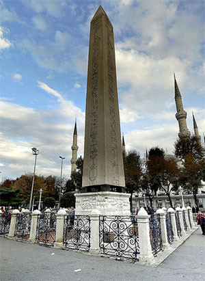 sultanahmet-dikilitas.jpg