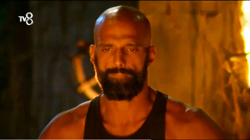 survivor-all-star-hasan-yalnizoğlu-ada-konseyi-elendi.jpg