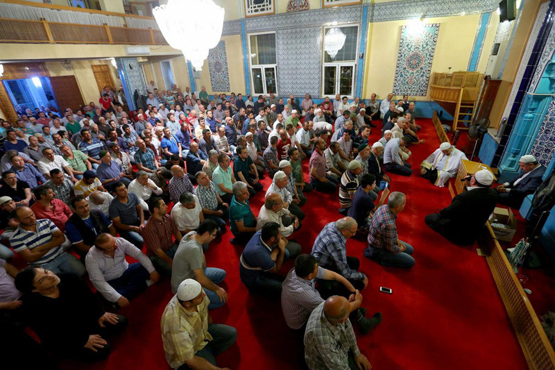 teravih-namazi-kaç-rekat-kilinişi.20150618122108.jpg