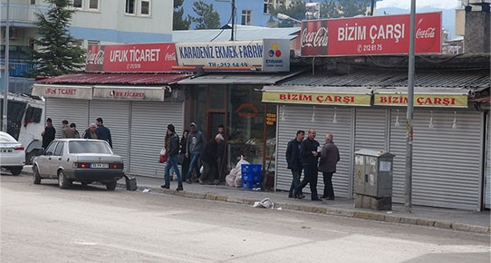 tunceli-son-dakika-devlet-bahcelinin-gelisini-protesto-eden-esnaf-kepenk-kapatti.jpg