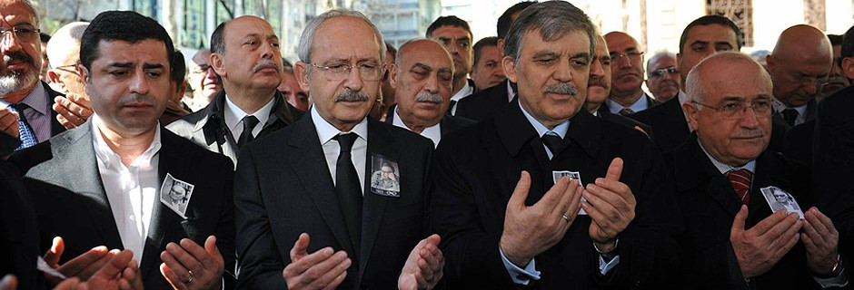 yasar-kemal-cenaze-namazi-abdullah-gul,-kemal-kilicdaroglu-ve-selahattin-demirtas.jpg