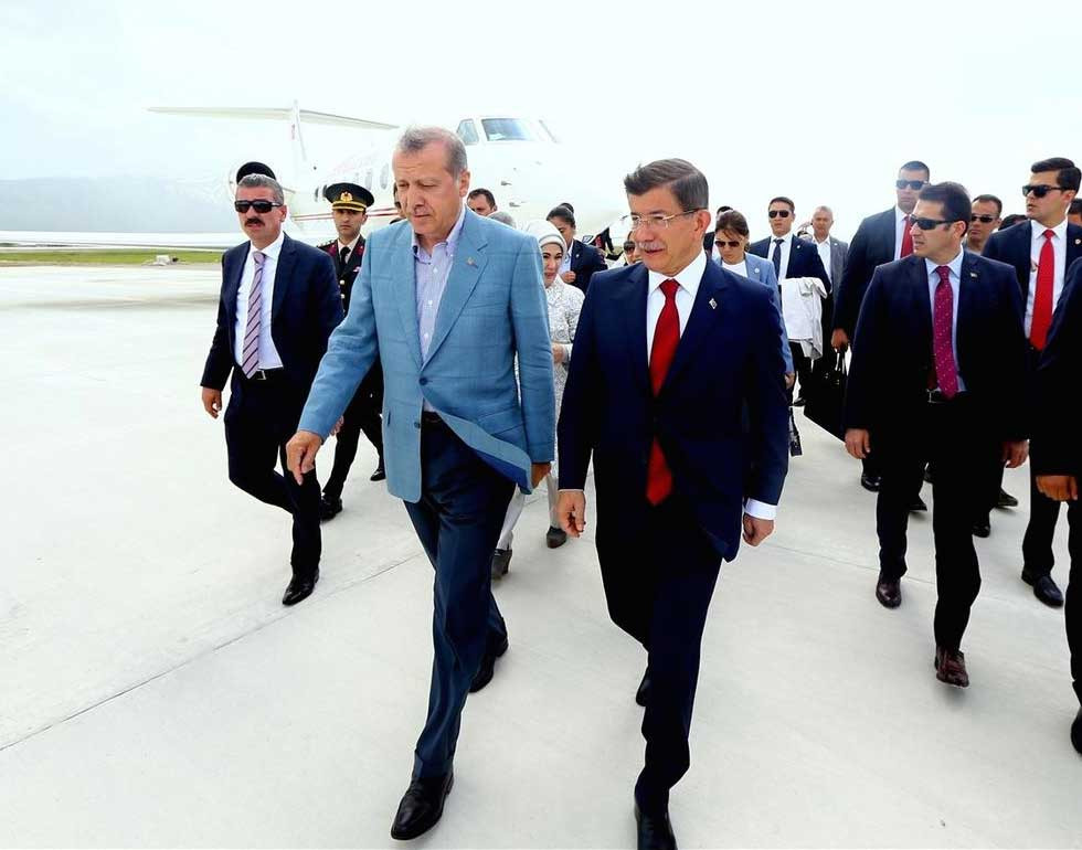 yuksekova-havalimani-acildi-cumhurbaskani-erdogan-ve-basbakan-ahmet-davutoglu.jpg