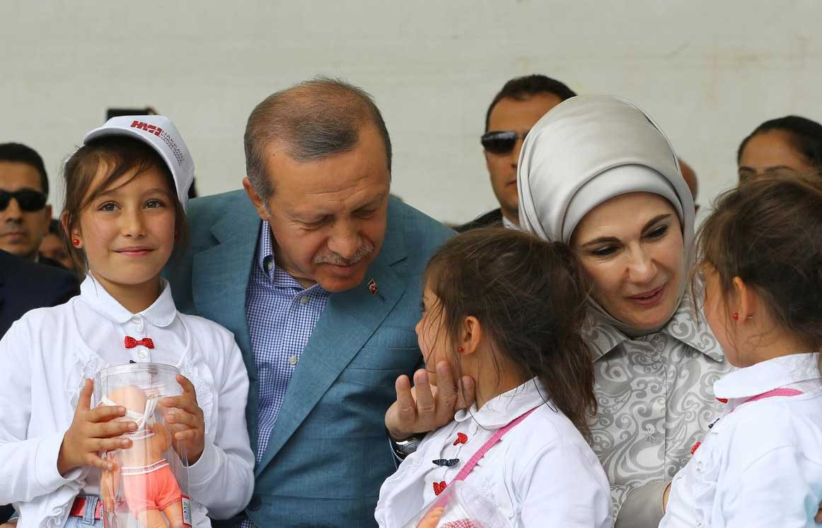 yuksekova-havalimani-acilis-toreni-recep-tayyip-erdogan-ve-emine-erdogan.jpg