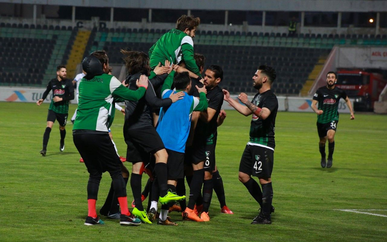 Denizlispor Süper Lig'e koşuyor
