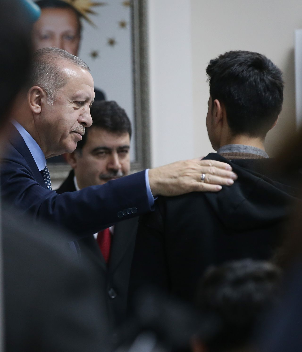 Cumhurbaşkanı Erdoğan millet kıraathanesinde gençlerle bir araya geldi