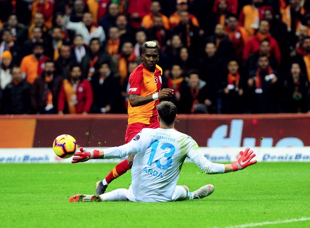 MHK Başkanı Yusuf Namoğlu: O penaltı verilmez mi?