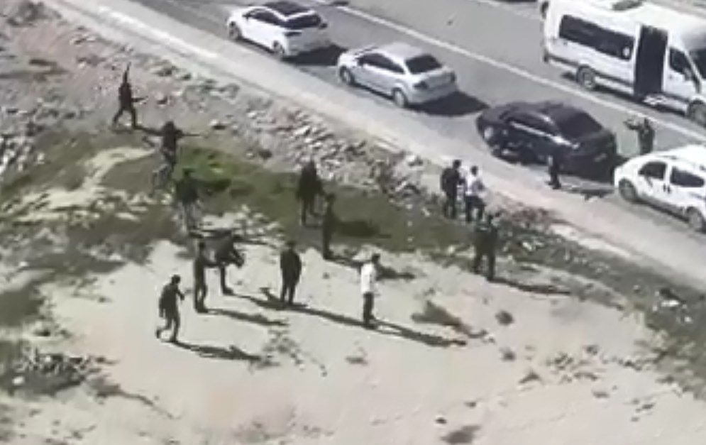 Mardin'de silahlı kavga: Yaralılar var!